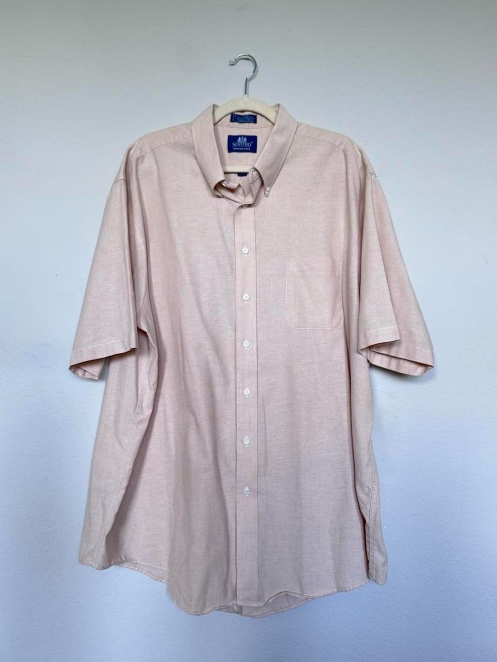 Stafford Short-Sleeve Button-Down Shirt in Pale Peach
